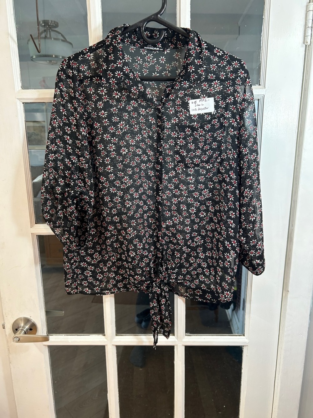 L15.     Women’s Black Floral Tie-Hem Shirt Jacket